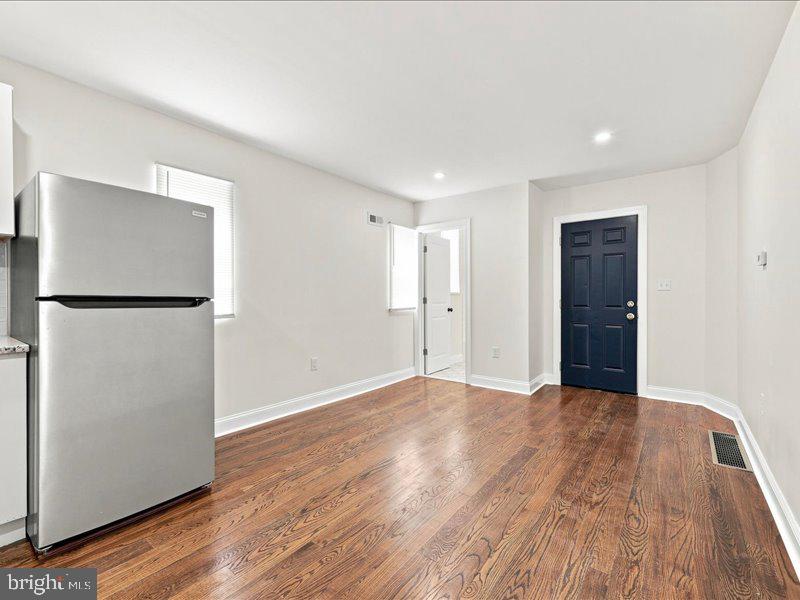 7134 Guyer Ave Property Photo 6