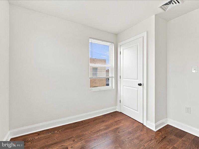 7134 Guyer Ave Property Photo 22
