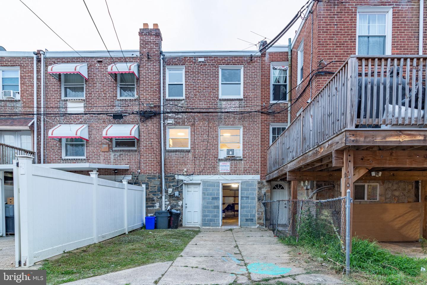 6041 Alma St Property Photo 15