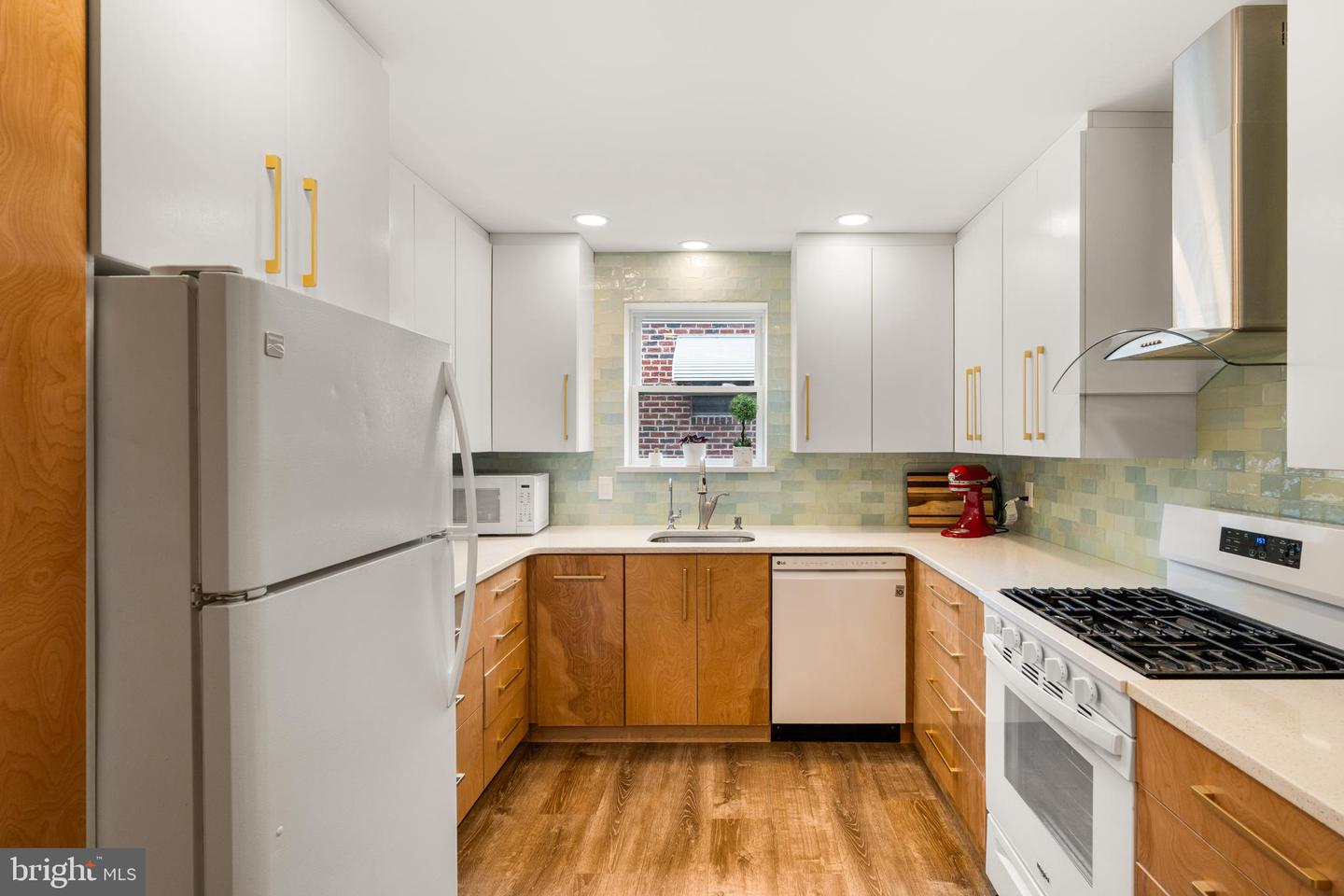 7831 Brier St Property Photo 3