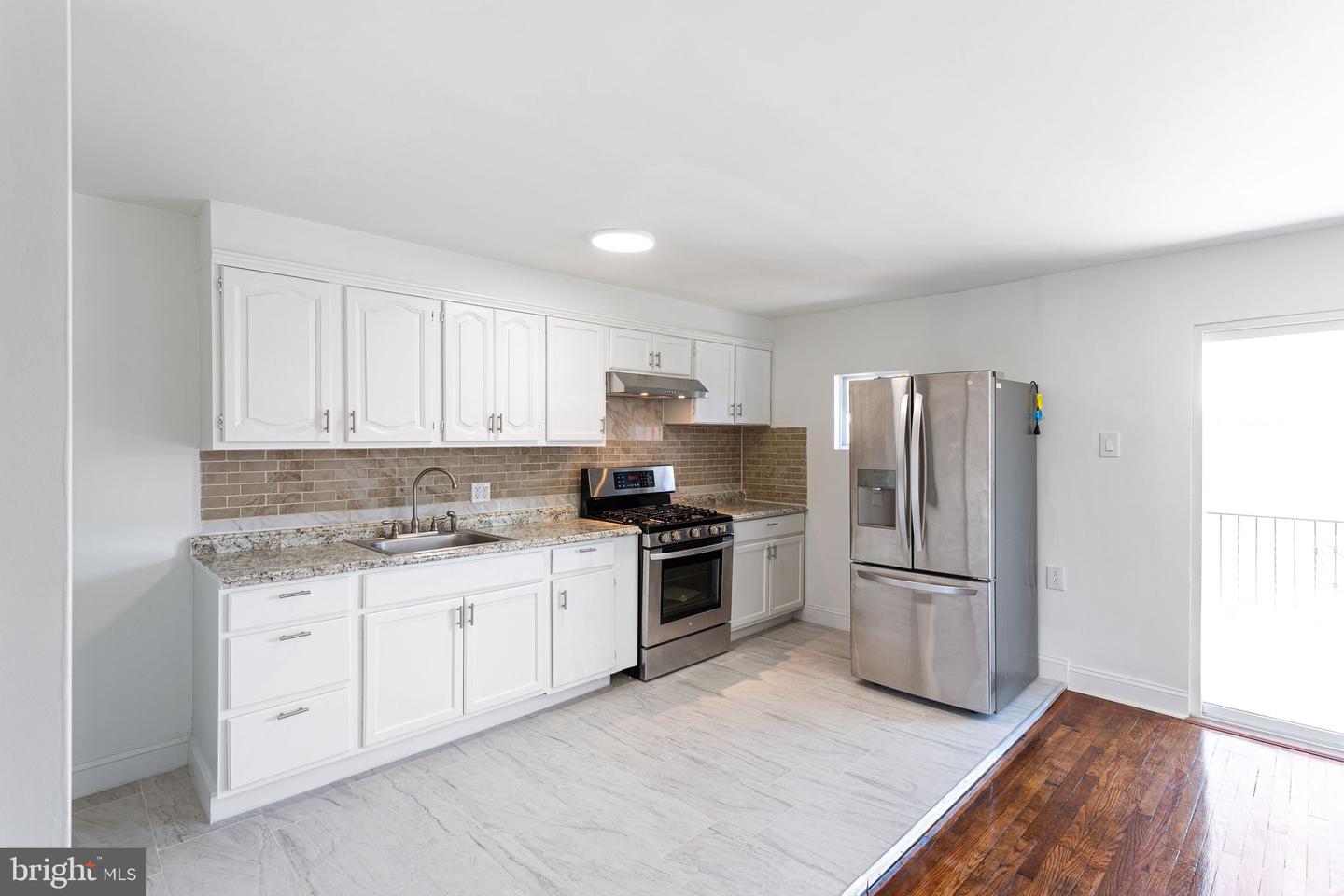 7545 Overbrook Ave Property Photo 8