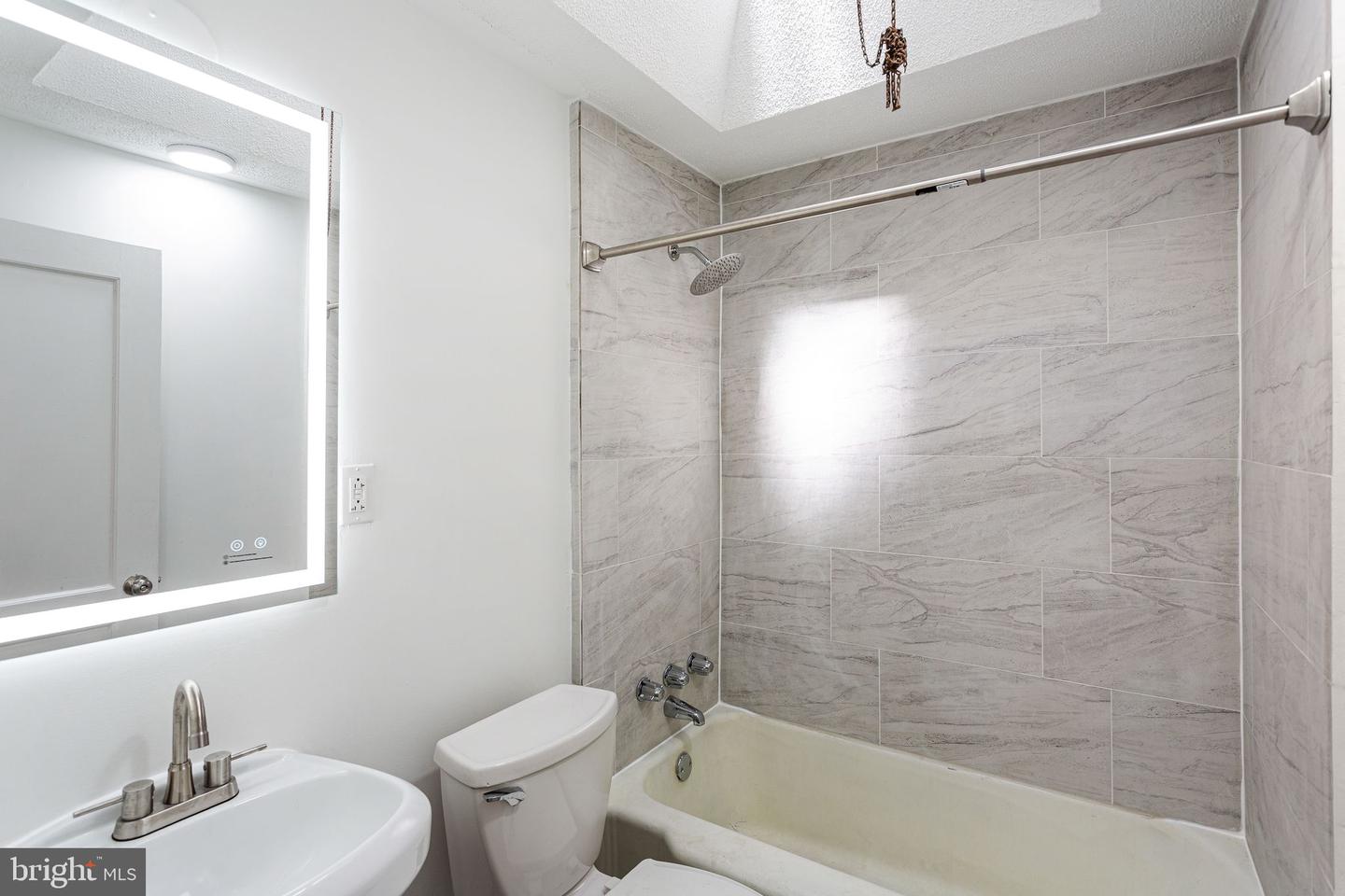 7545 Overbrook Ave Property Photo 16
