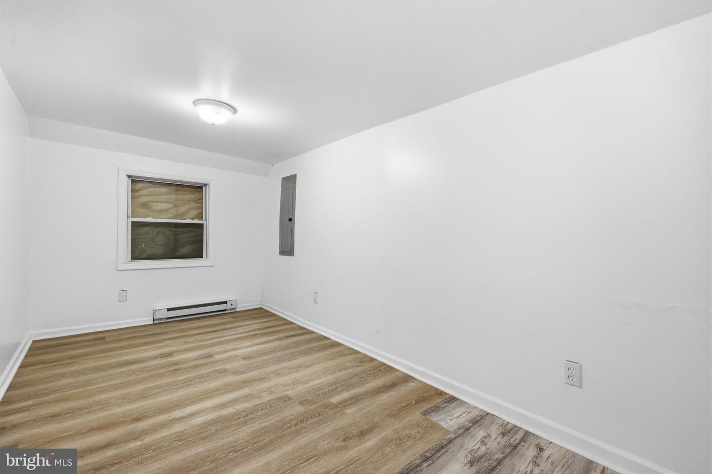 140 W Ashdale St Property Photo 16