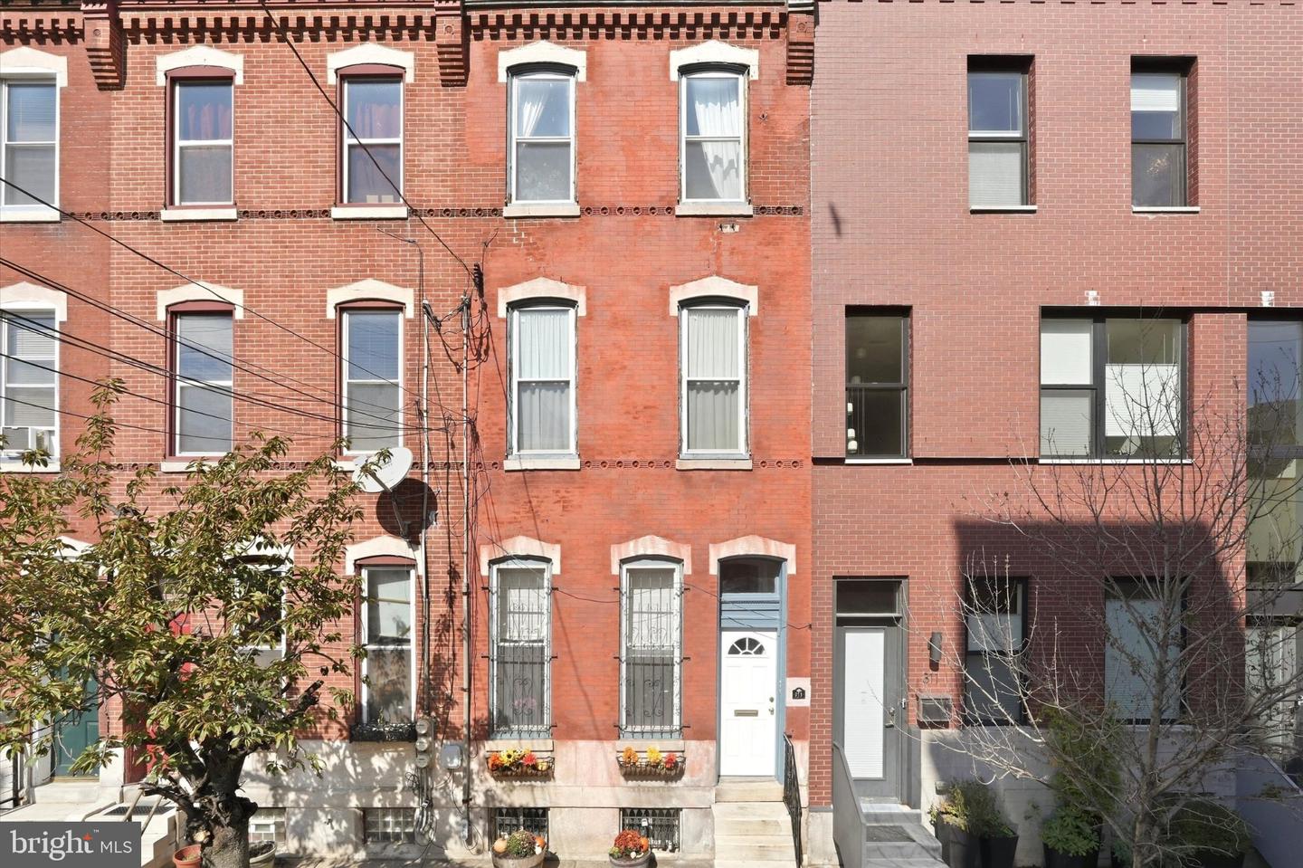 313 Green St Property Photo 1