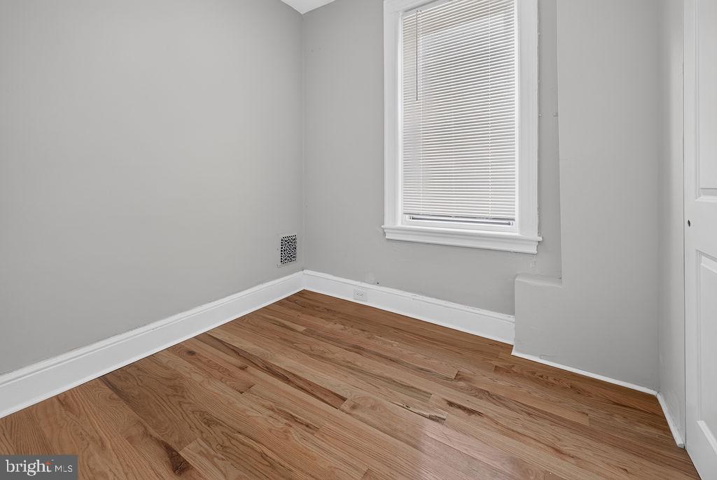 5032 Ludlow St Property Photo 24
