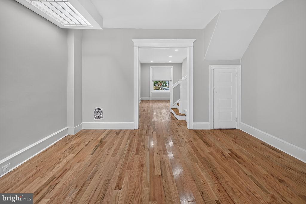 5032 Ludlow St Property Photo 35