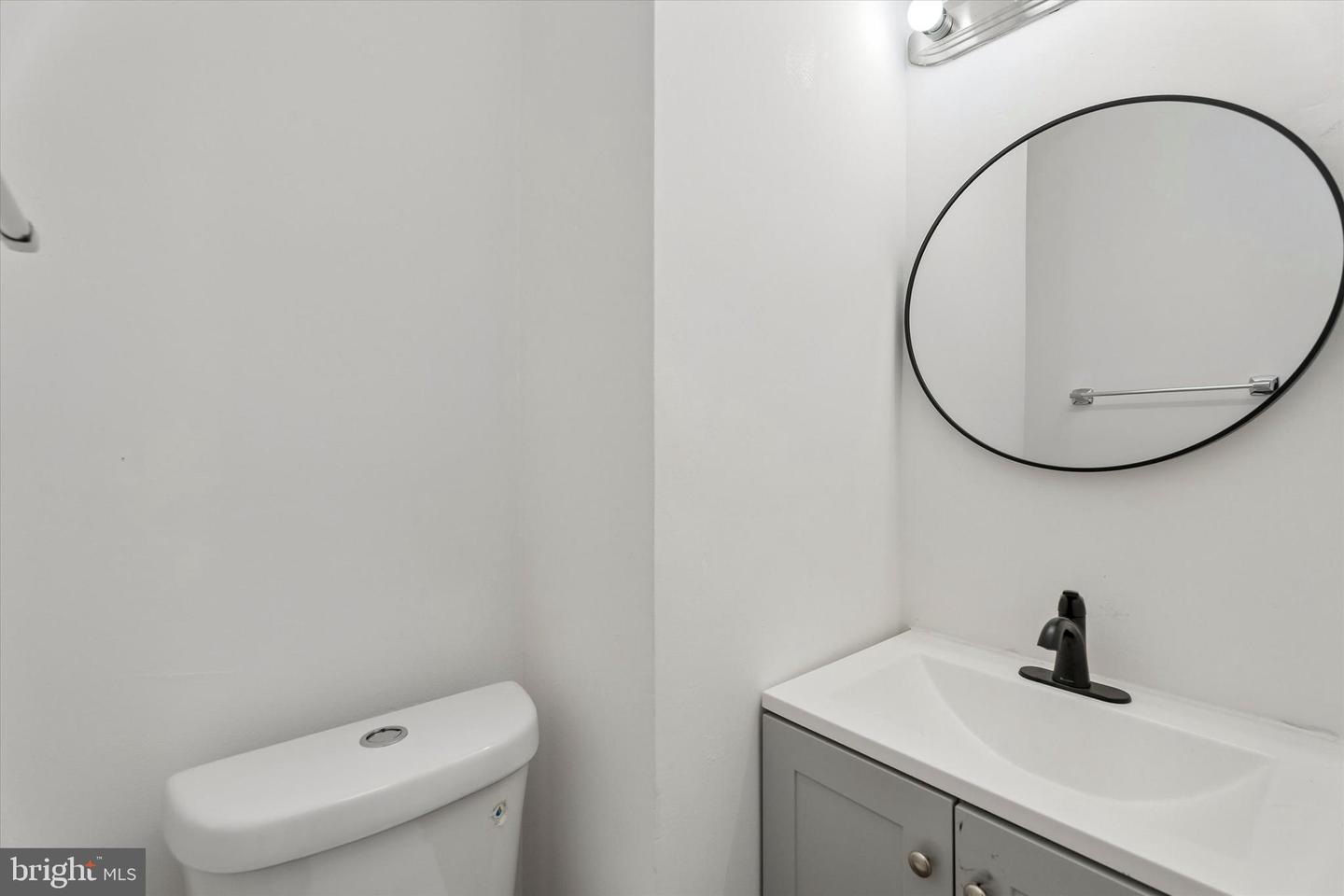 1214 E Stafford St Property Photo 8