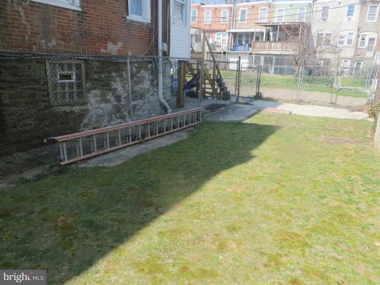 5727 Florence Ave Property Photo 6