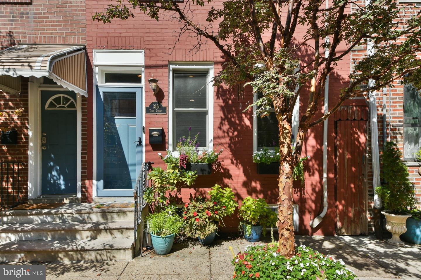 315 Titan St Property Photo 1