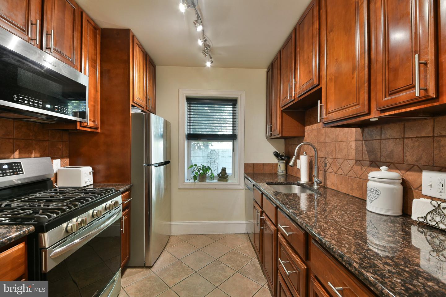 315 Titan St Property Photo 8