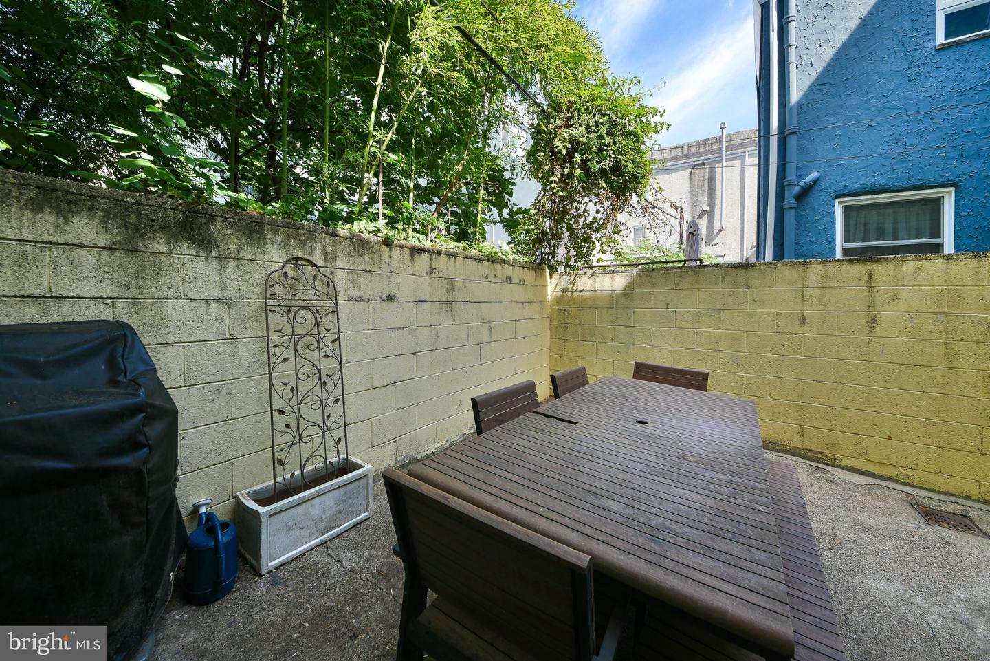 315 Titan St Property Photo 30