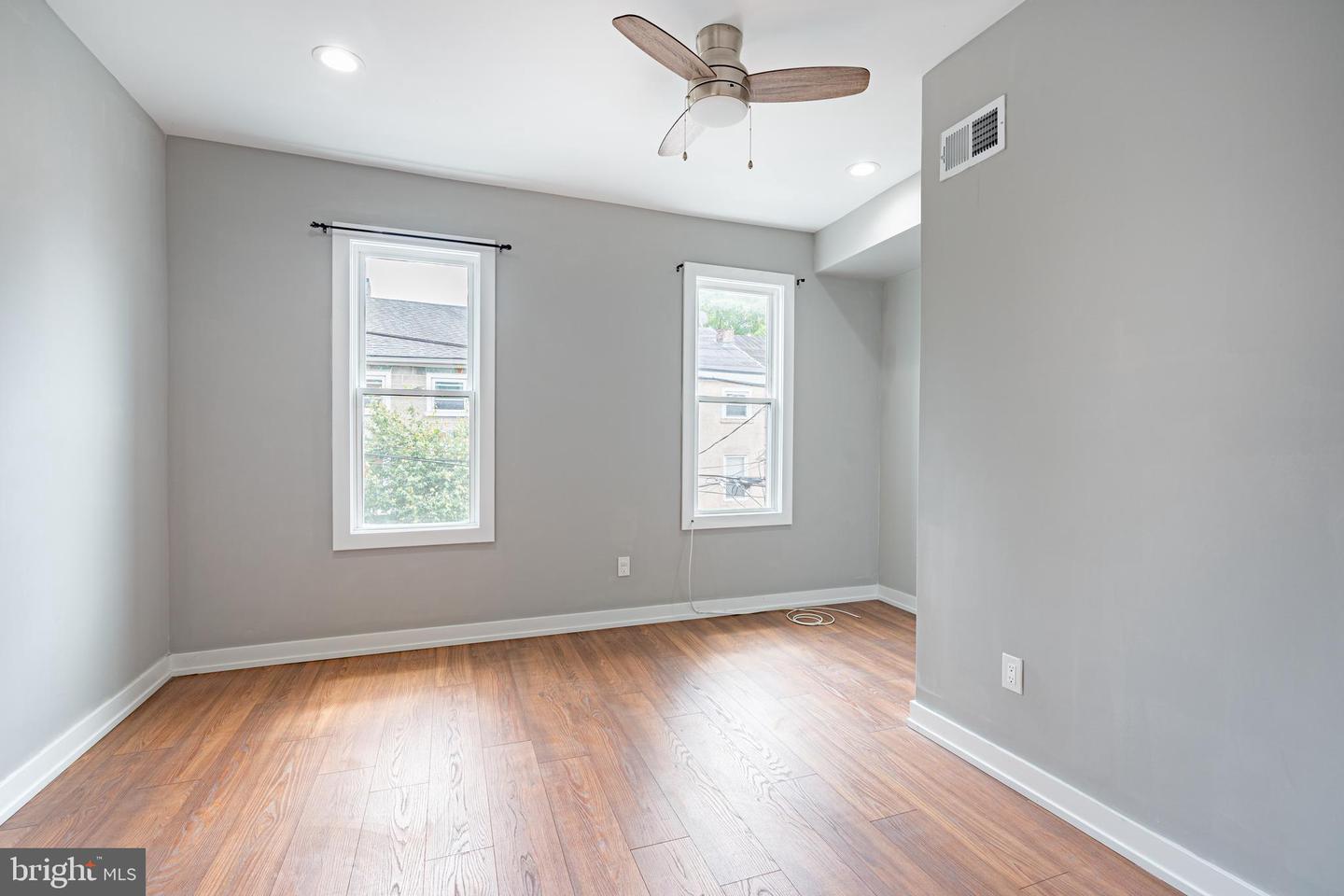 168 Green Ln #unit 2 Property Photo 7