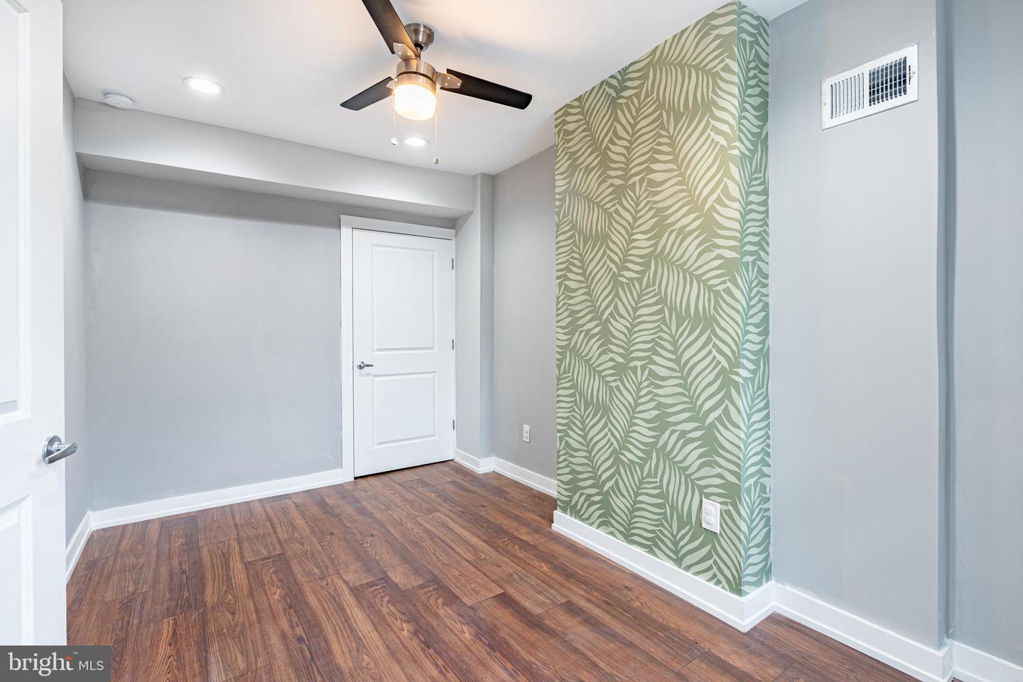 168 Green Ln #unit 2 Property Photo 11