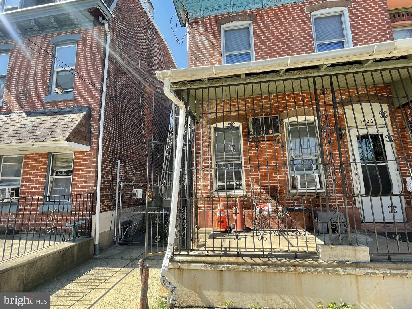 1526 Harrison St Property Photo 1