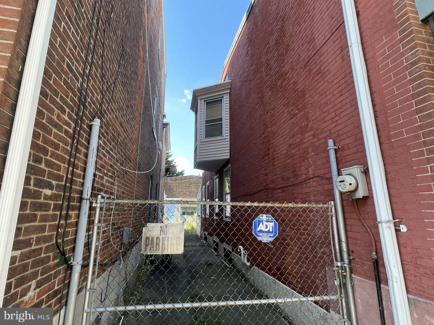 1526 Harrison St Property Photo 2