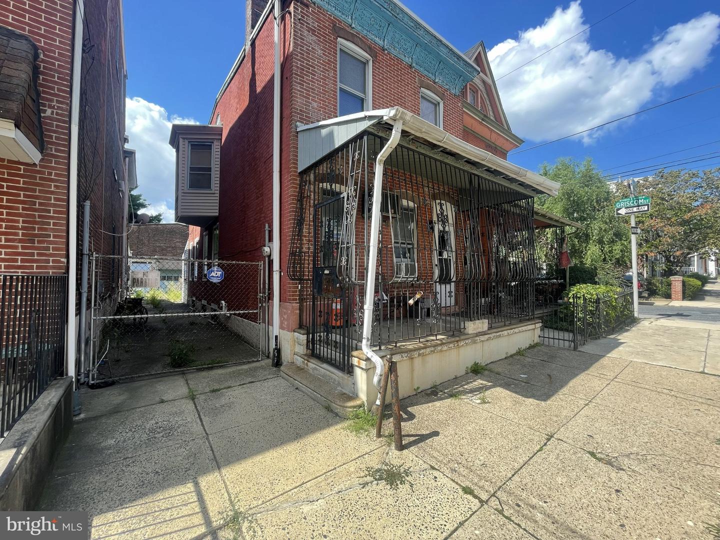1526 Harrison St Property Photo 17