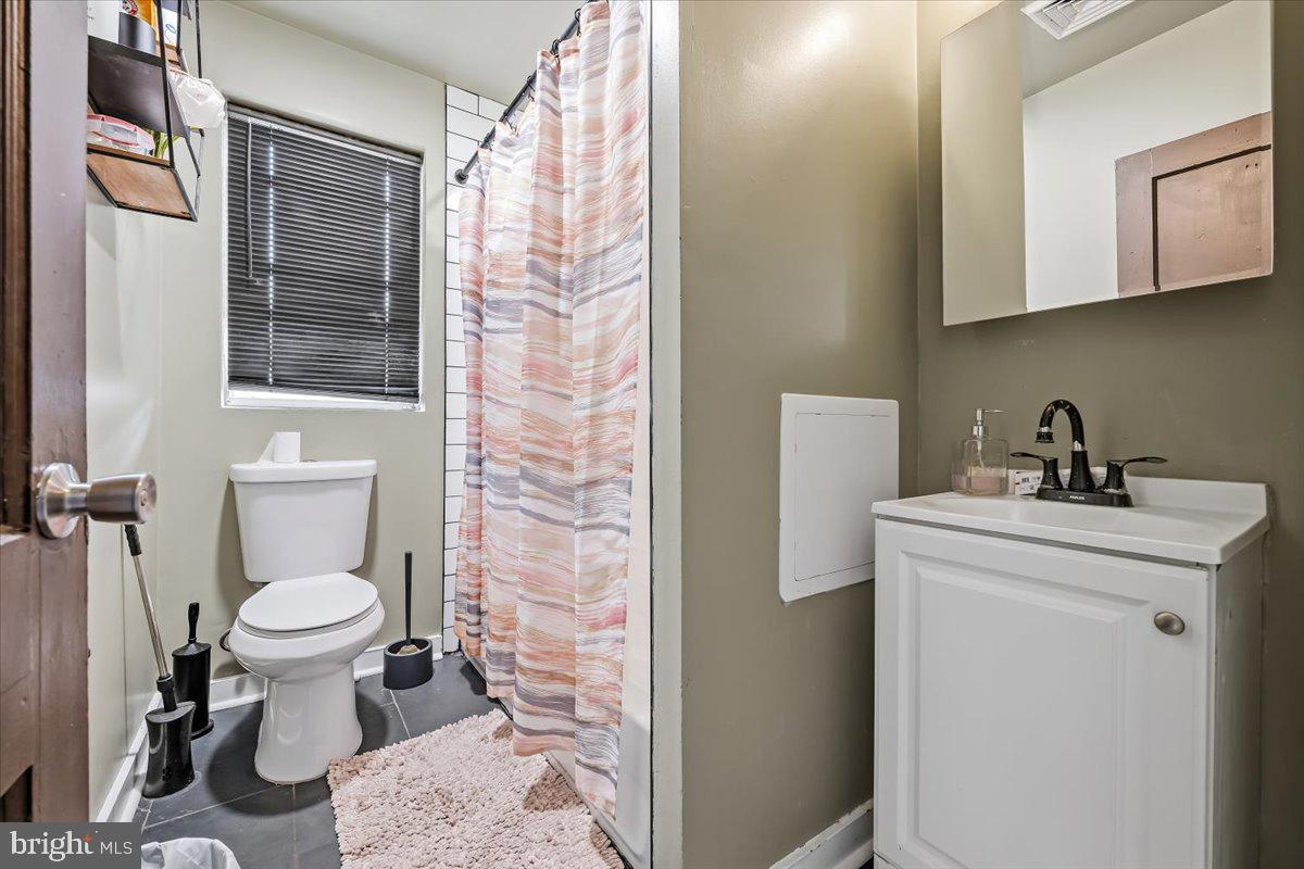 1619 Elaine St Property Photo 5