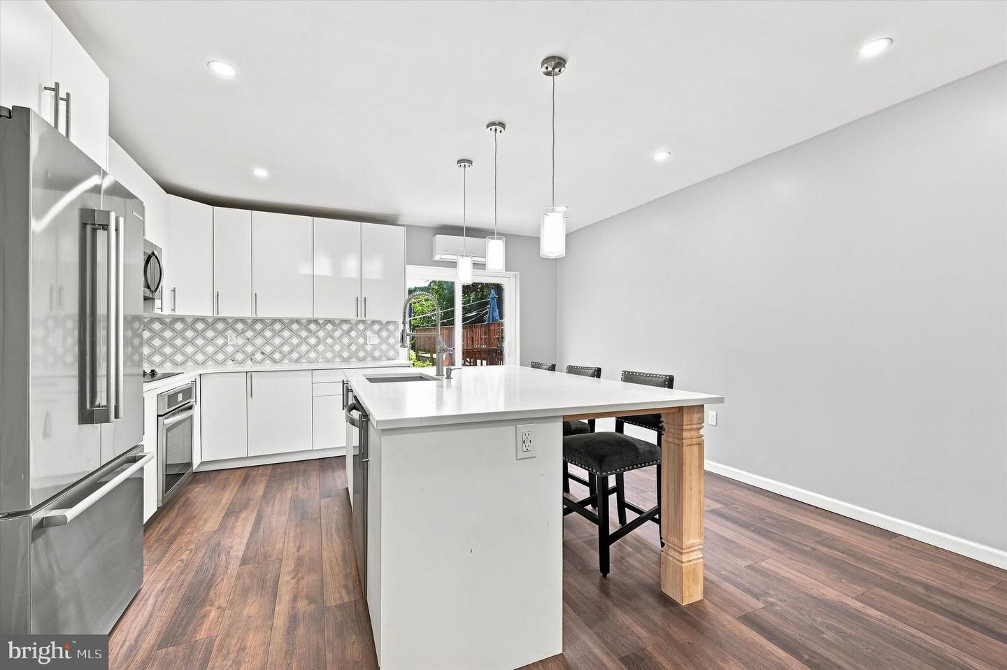 516 E Mayland St Property Photo 19
