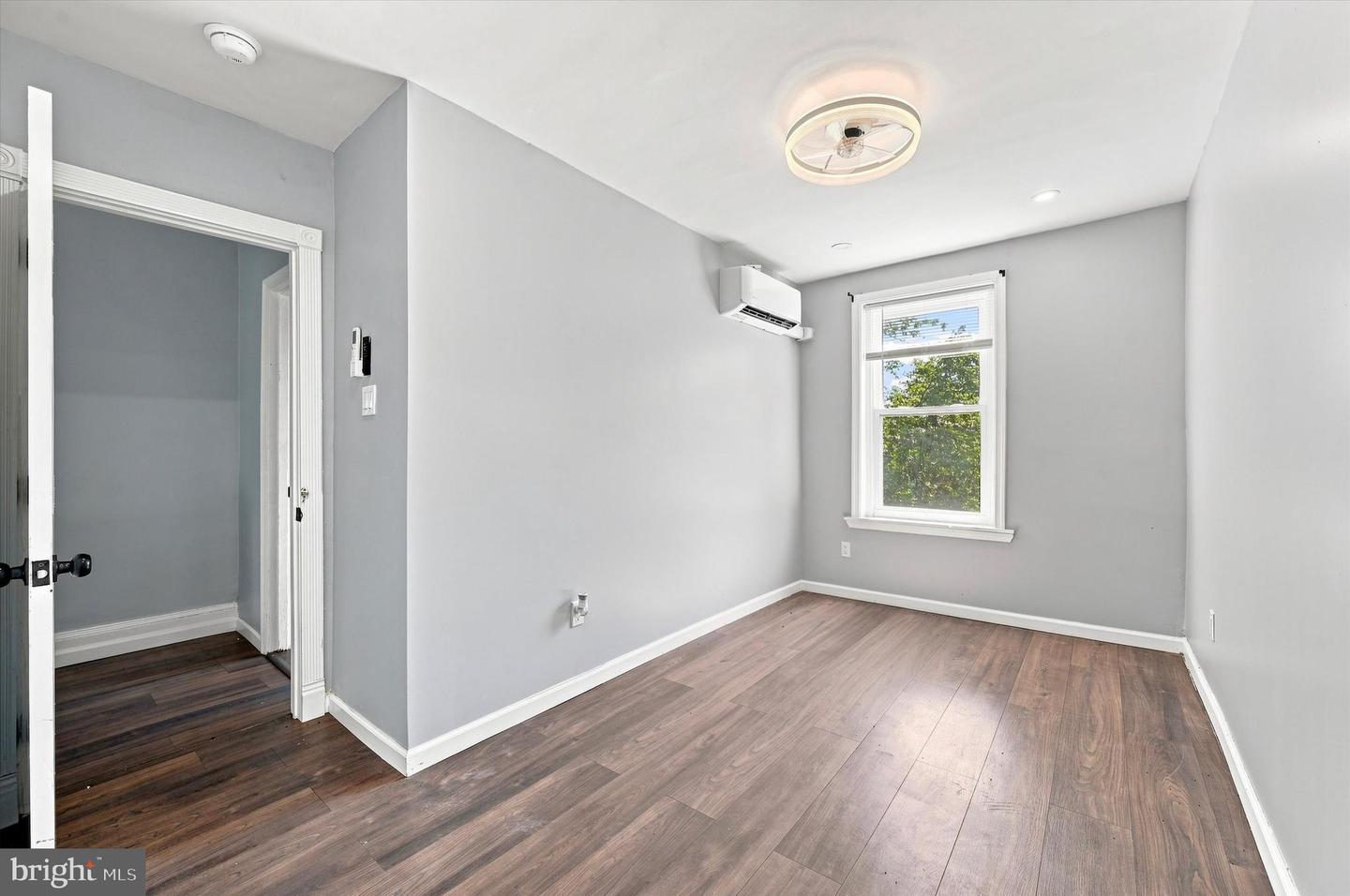 516 E Mayland St Property Photo 25