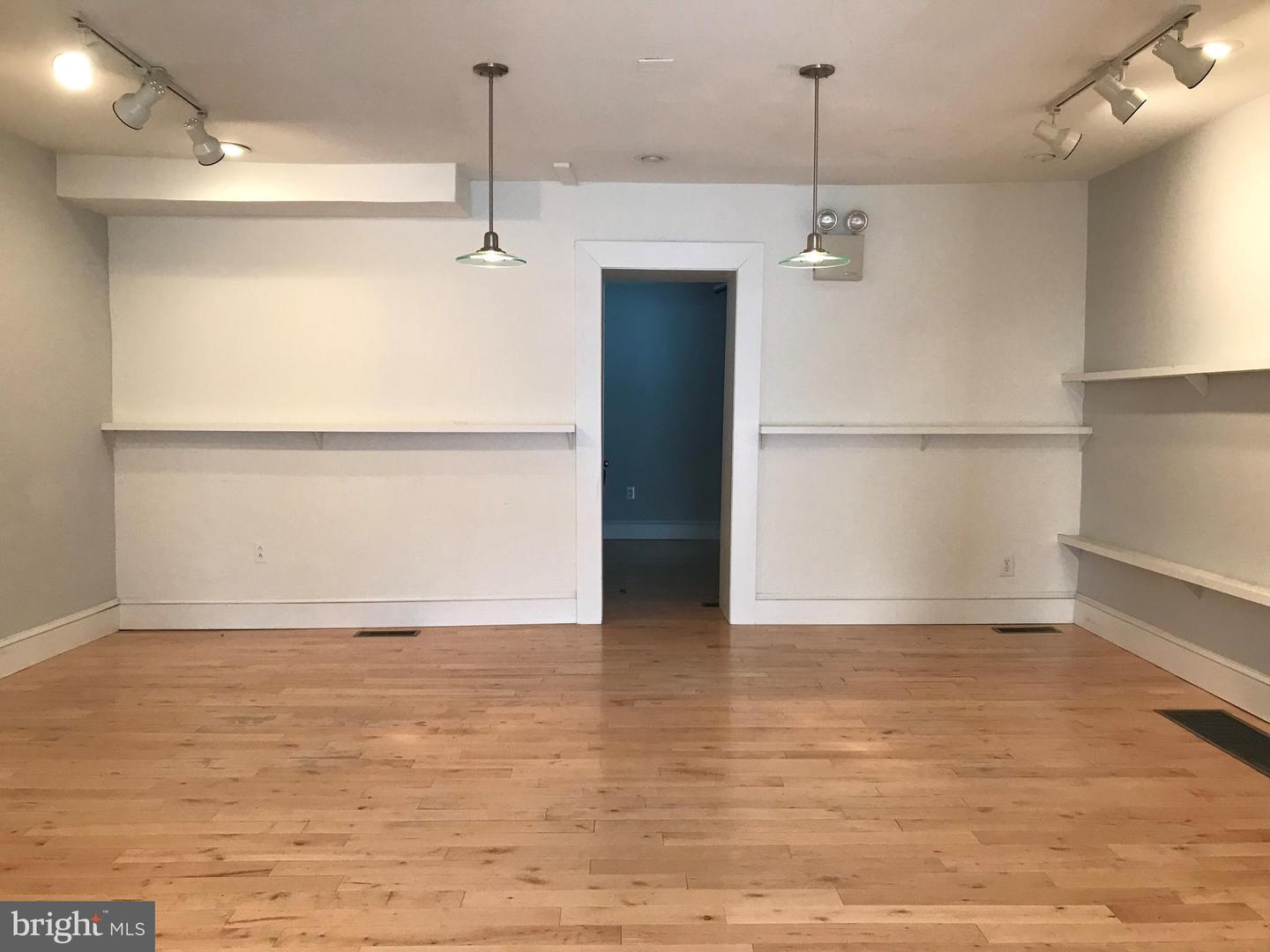 4203 Main St Property Photo 5