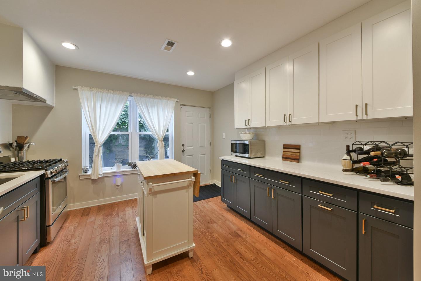 1417 S Chadwick St Property Photo 10