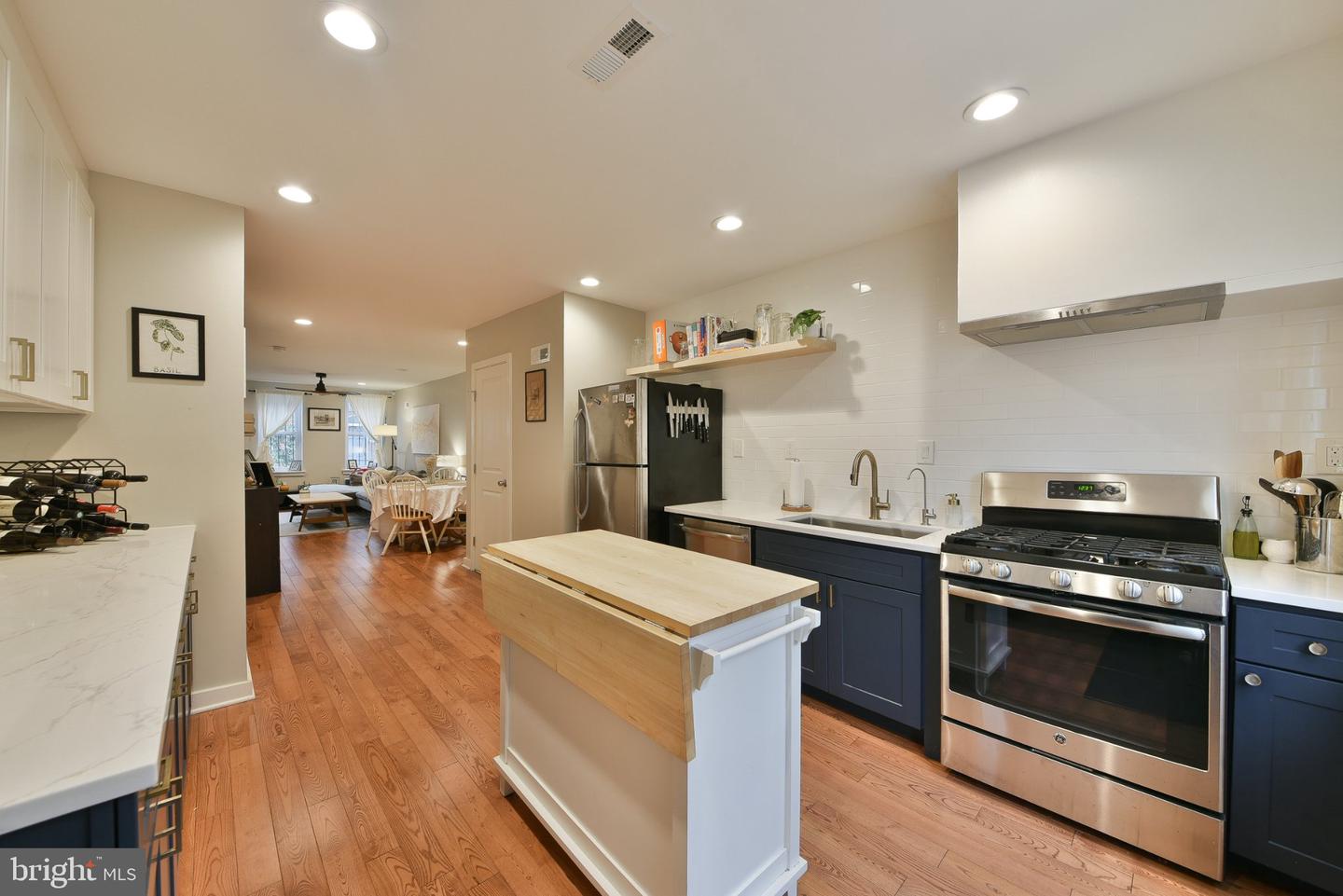 1417 S Chadwick St Property Photo 11
