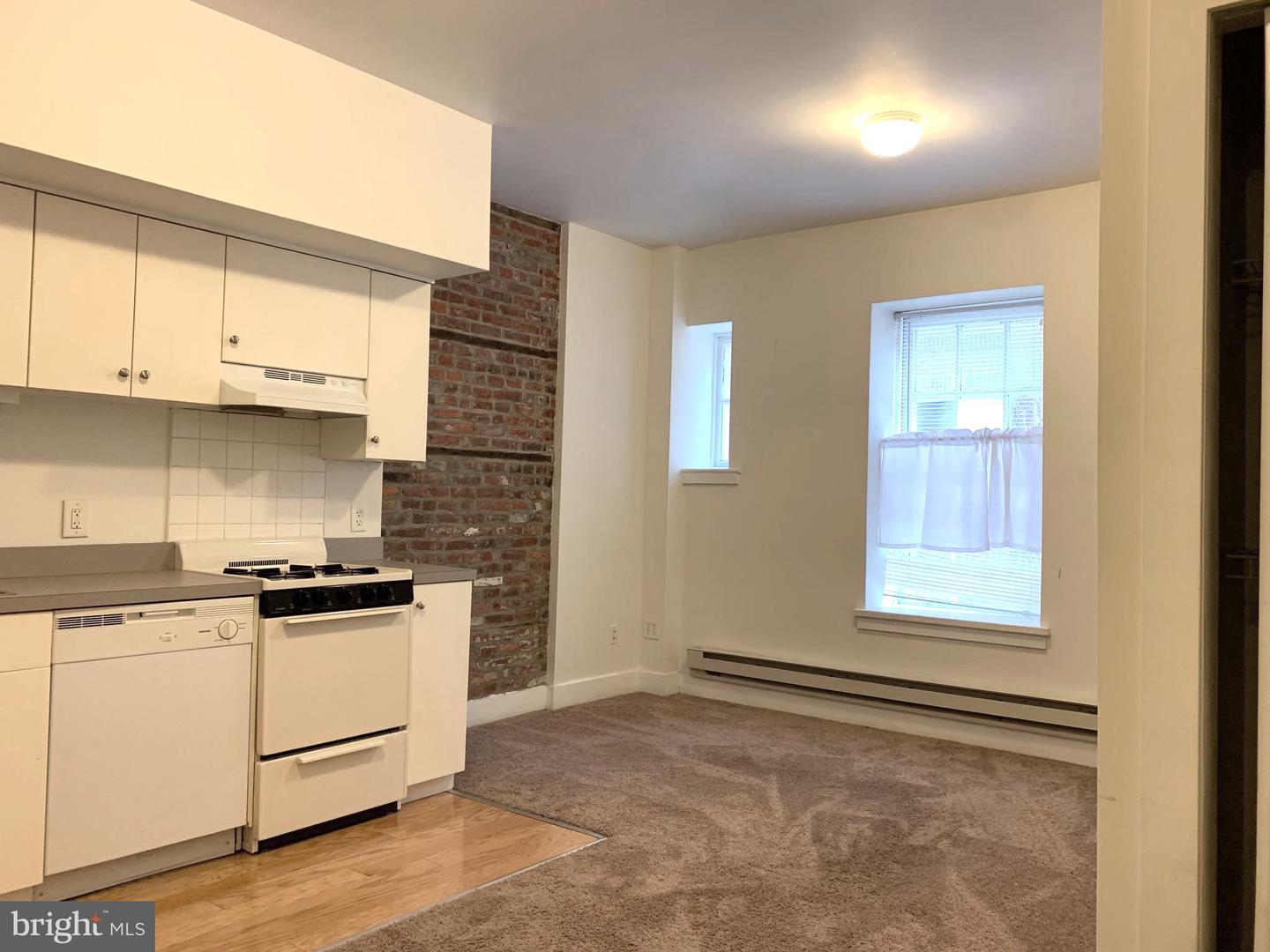 330 S Juniper St #1b Property Photo 5
