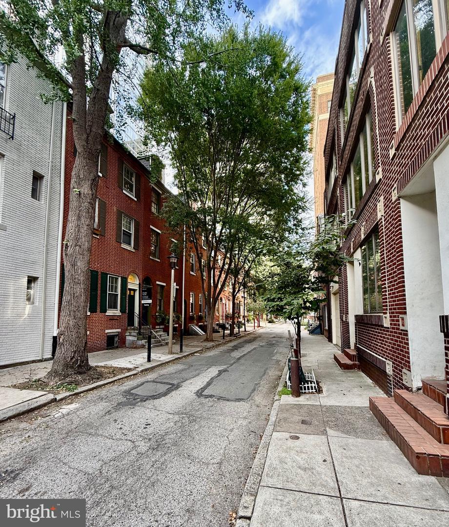 330 S Juniper St #1b Property Photo 8