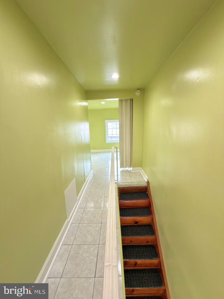 916 Sigel St Property Photo 4