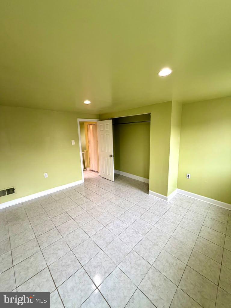 916 Sigel St Property Photo 7