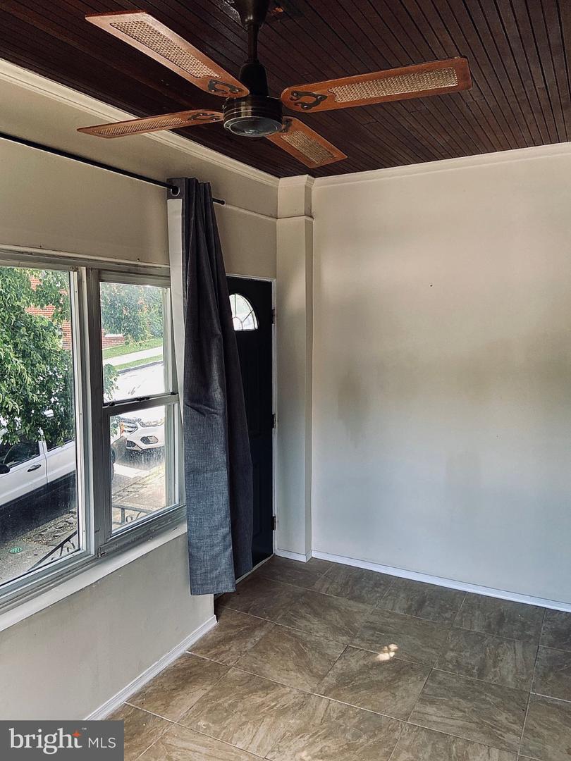 4617 Silverwood St Property Photo 3