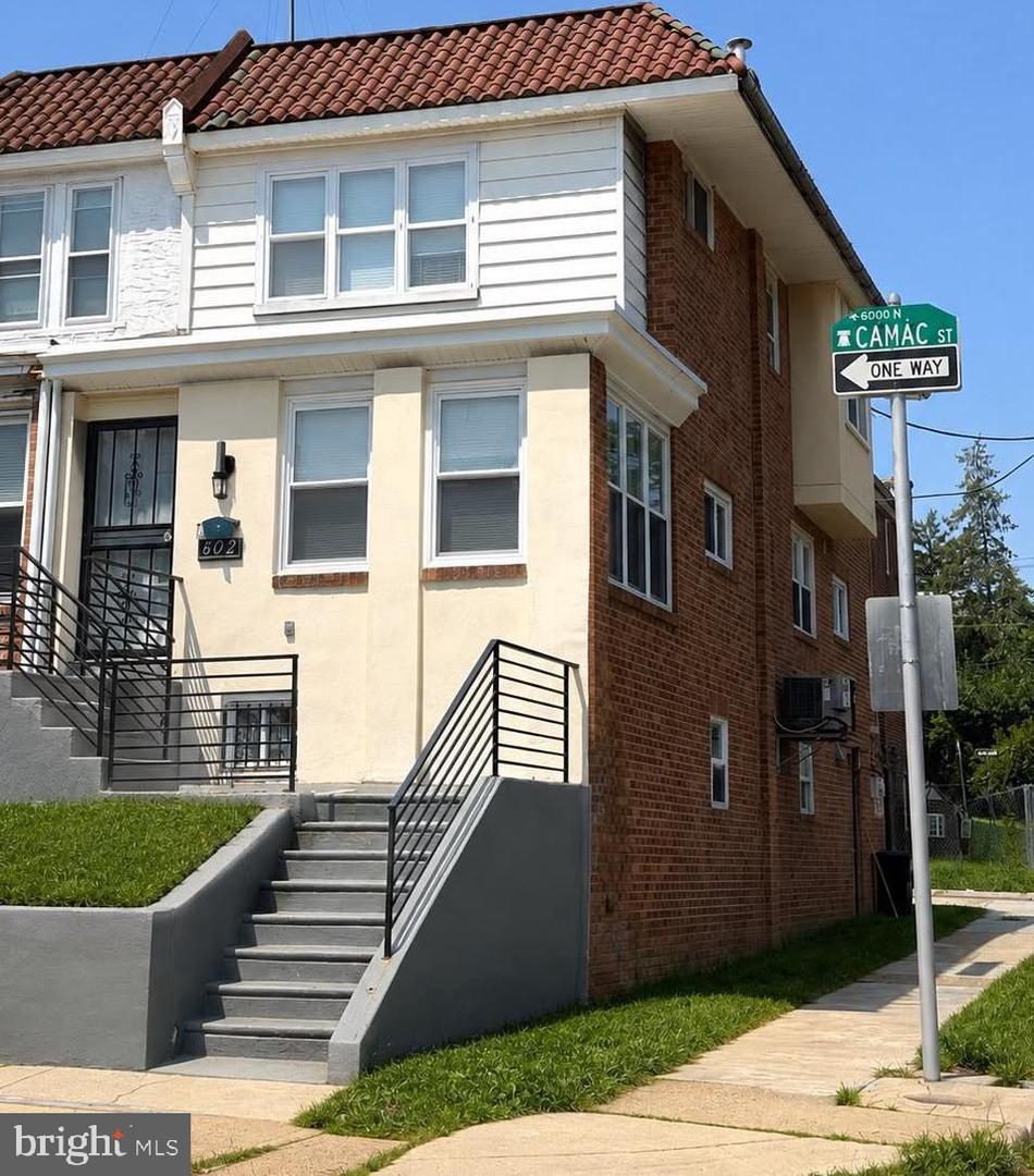 6062 N Camac St Property Photo 1