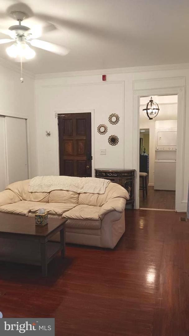 2034 Delancey Pl #2r Property Photo 4