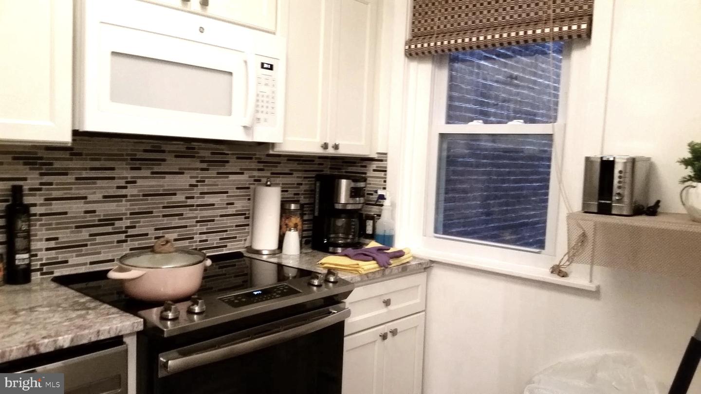 2034 Delancey Pl #2r Property Photo 12