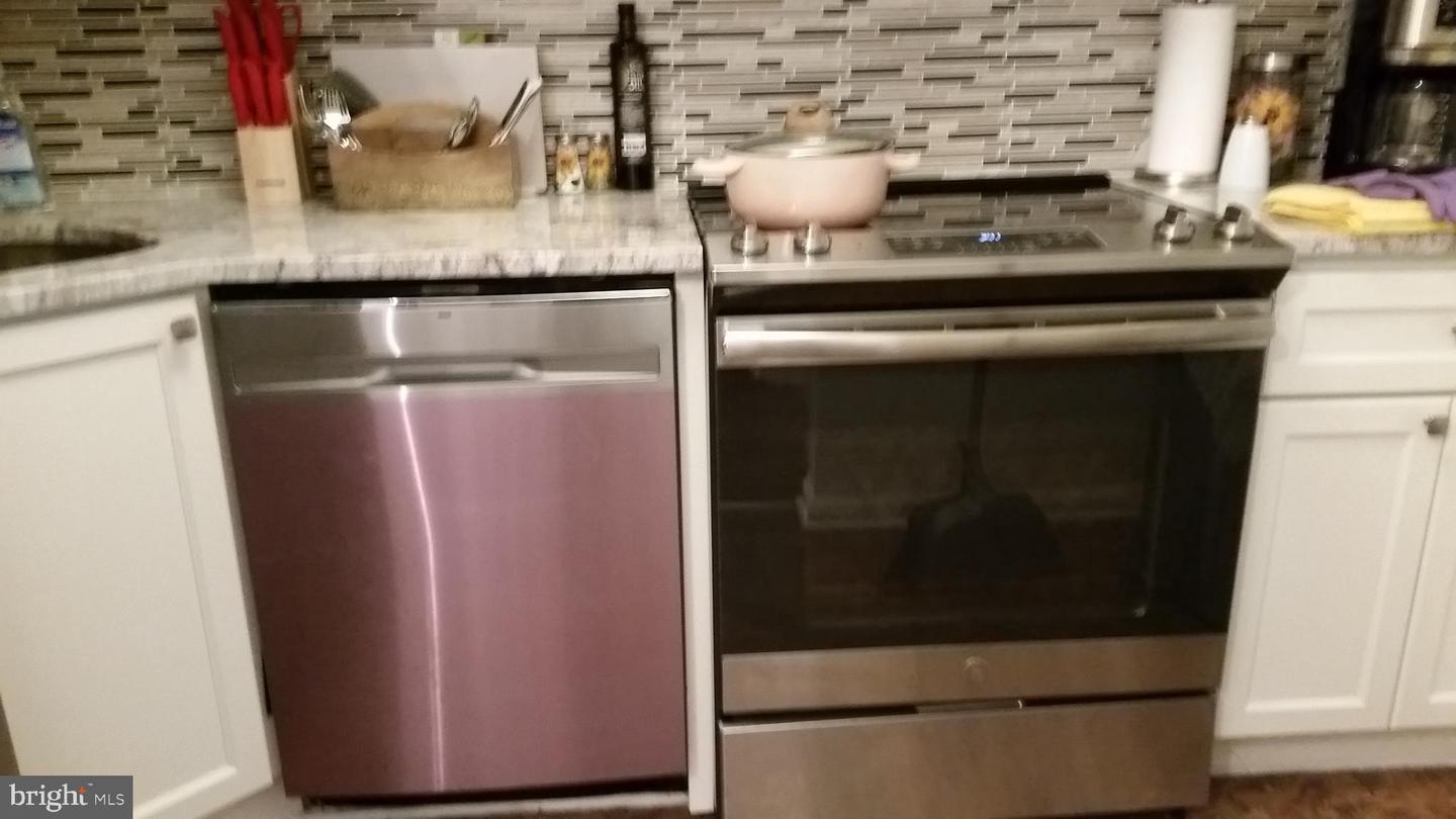 2034 Delancey Pl #2r Property Photo 13
