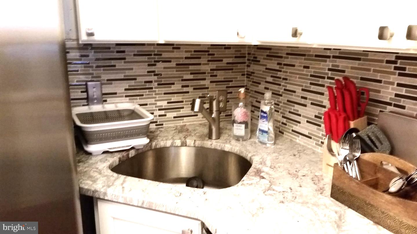 2034 Delancey Pl #2r Property Photo 14
