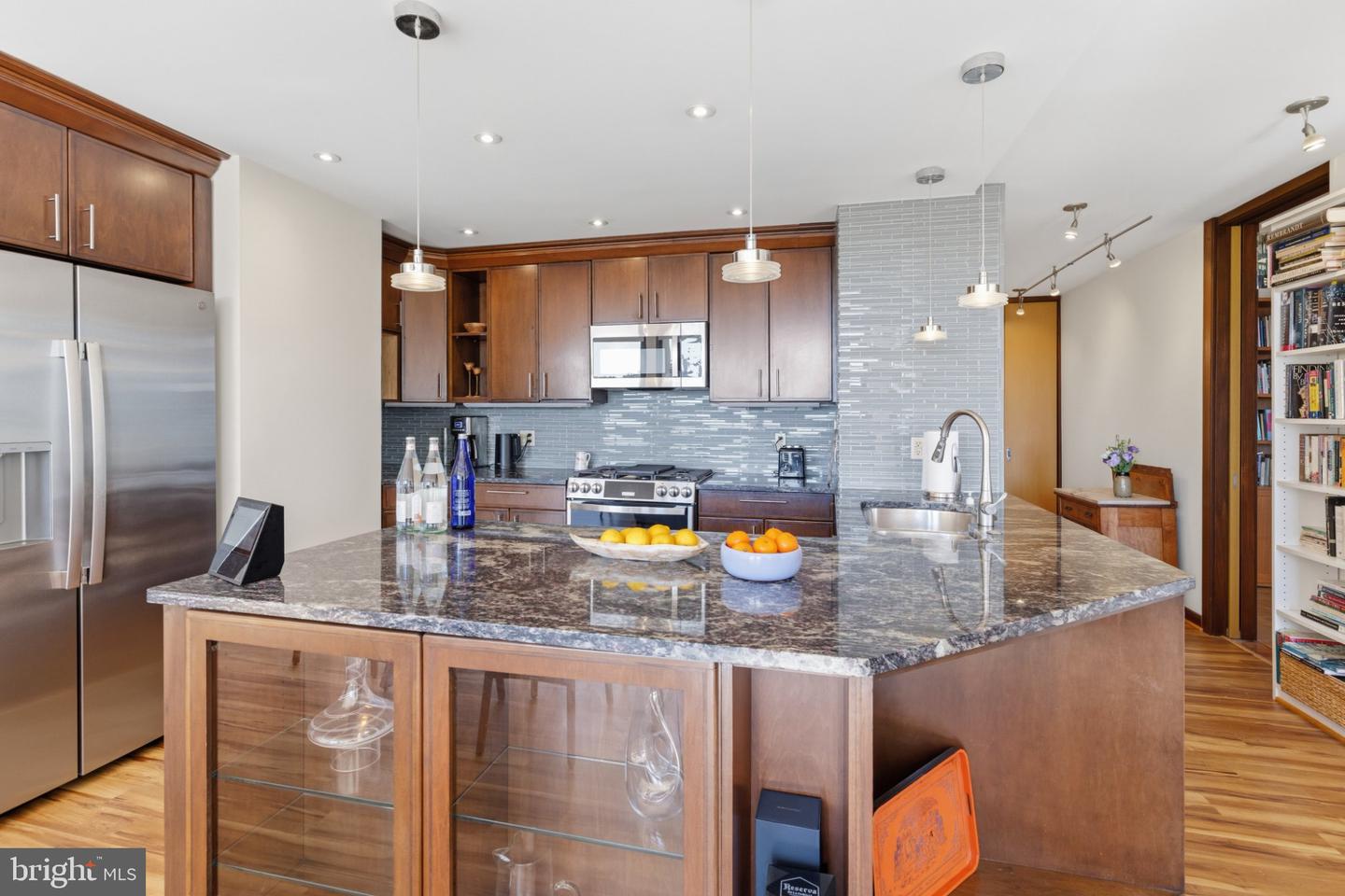 200 Locust St #5g&h Property Photo 5