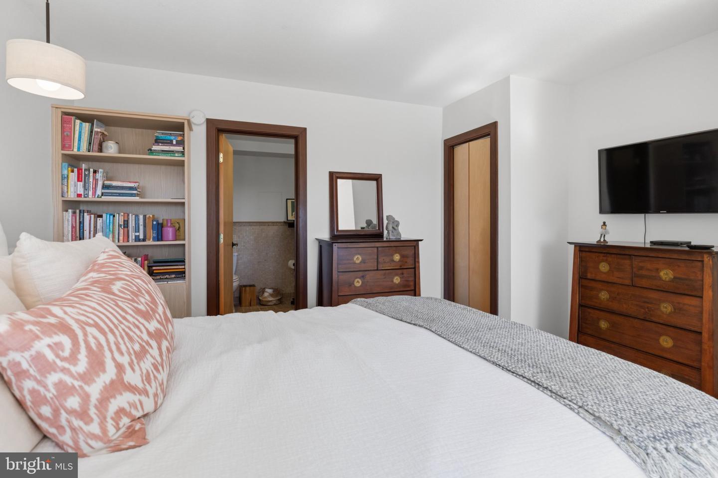 200 Locust St #5g&h Property Photo 22