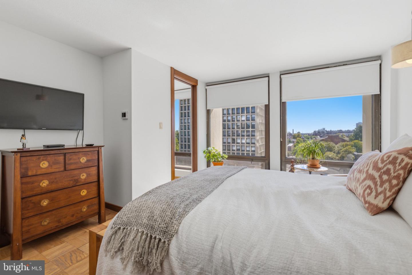 200 Locust St #5g&h Property Photo 23