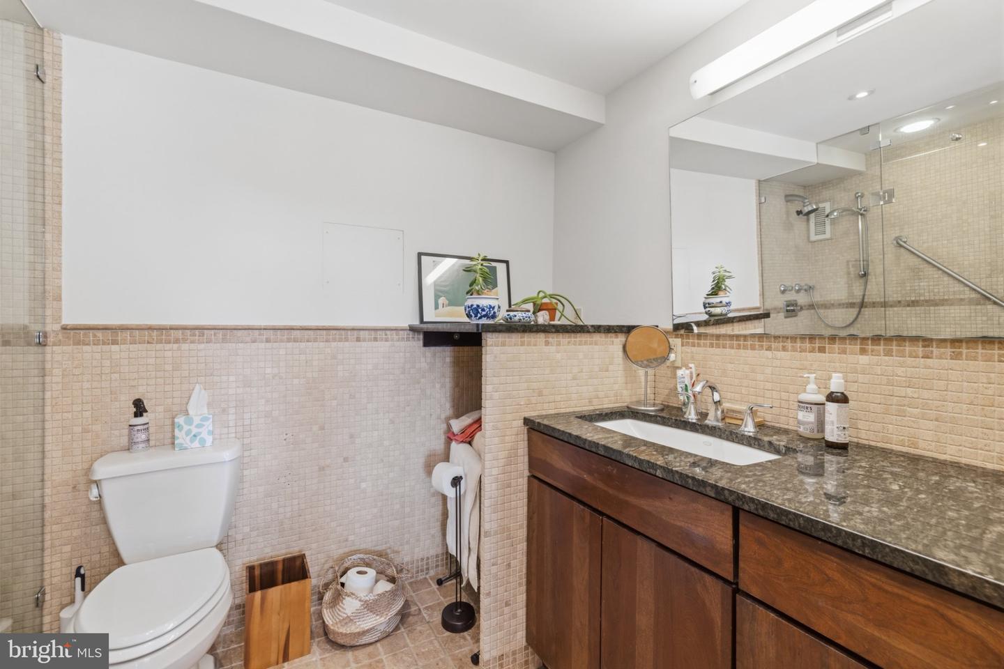 200 Locust St #5g&h Property Photo 24