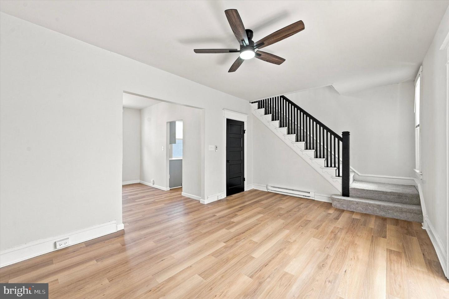 6511 Linmore Ave Property Photo 3