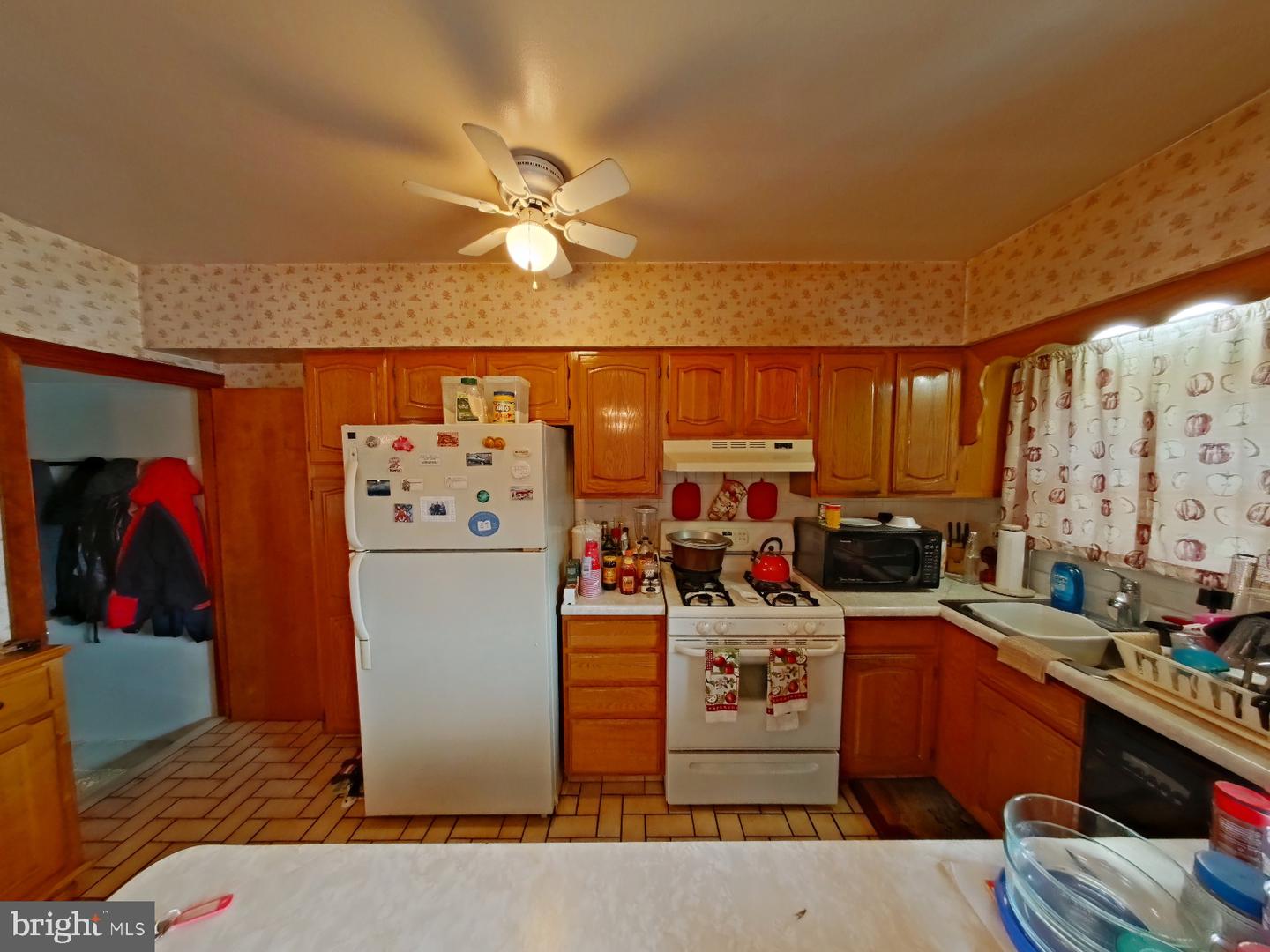 7411 Elmwood Ave Property Photo 14
