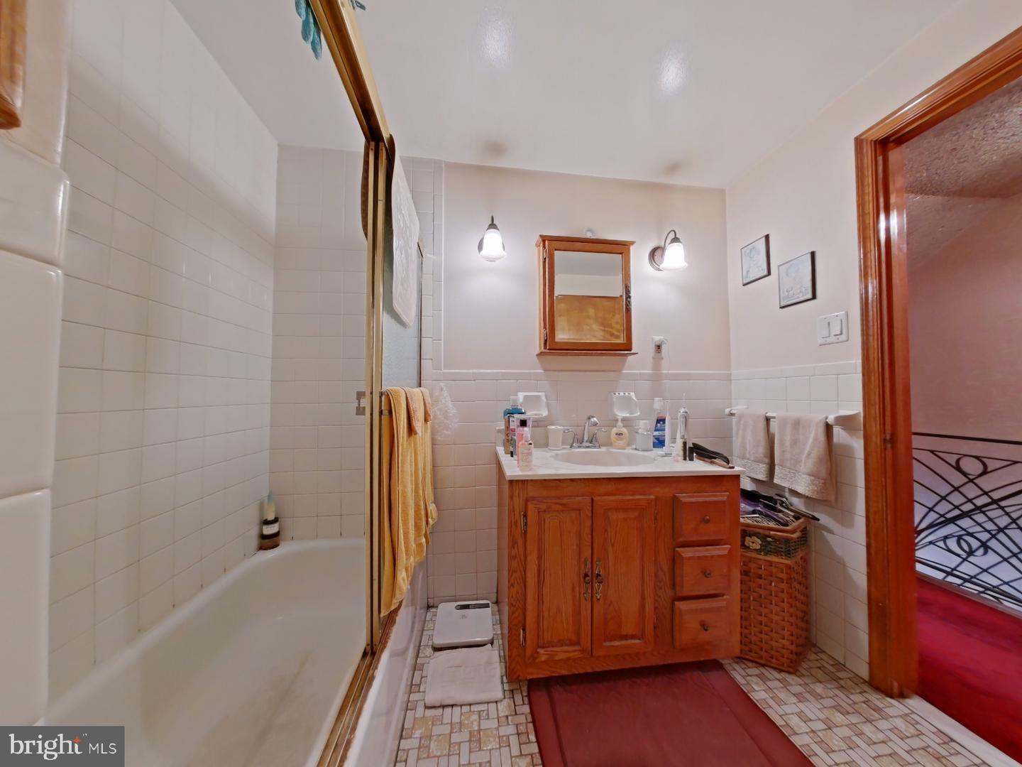 7411 Elmwood Ave Property Photo 24