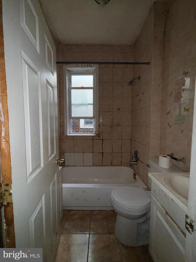 708 W Annsbury St Property Photo 35