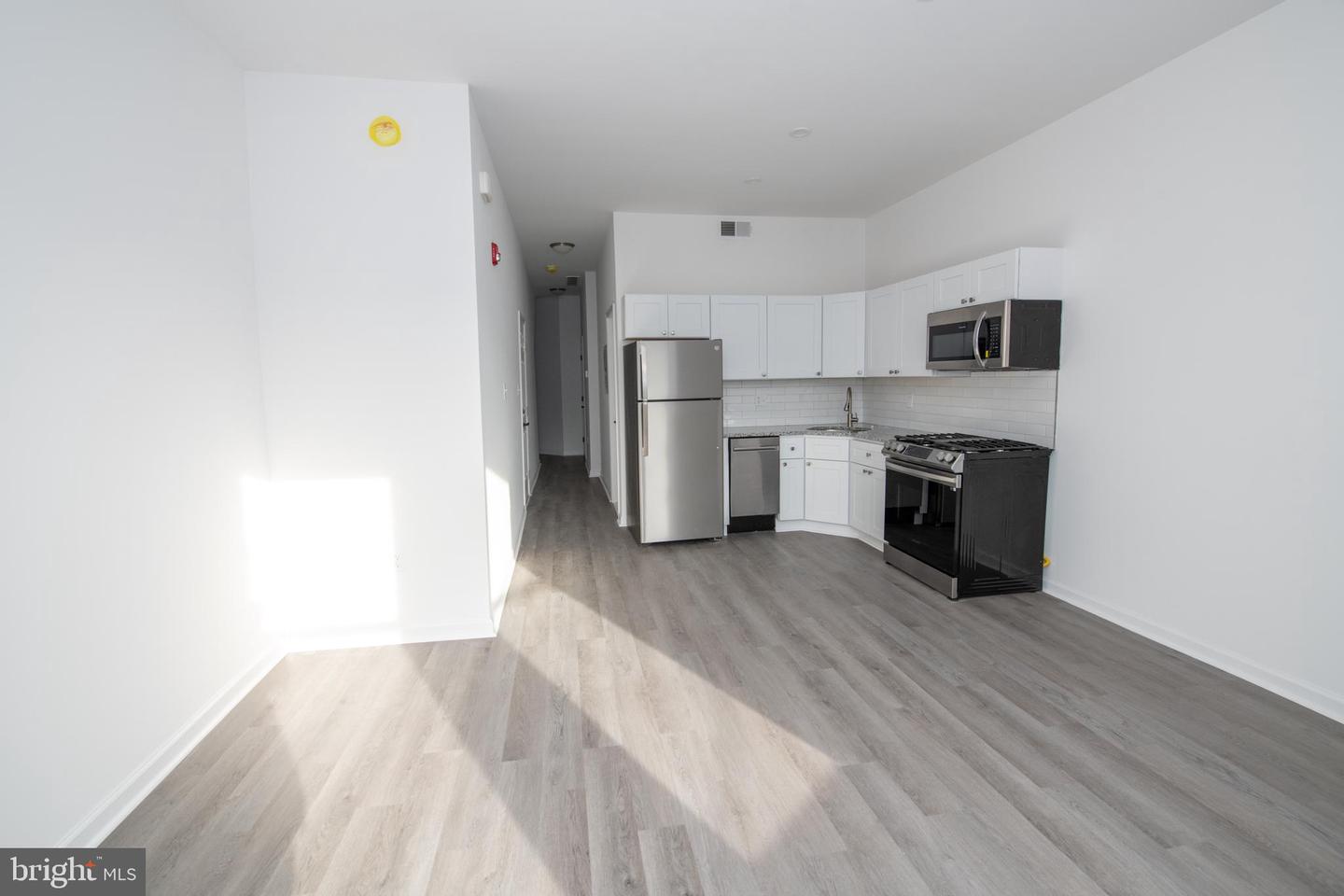 4205 W Girard Ave Property Photo 3