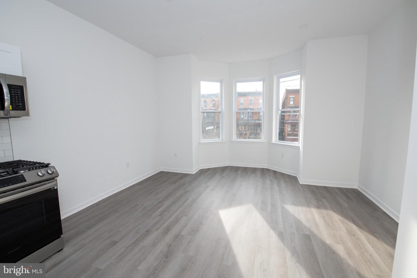4205 W Girard Ave Property Photo 6