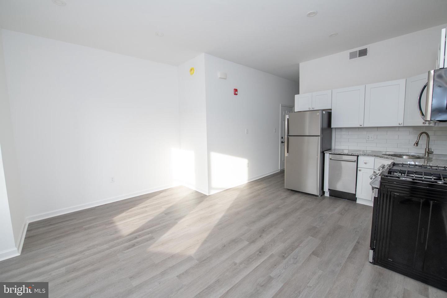 4205 W Girard Ave Property Photo 7