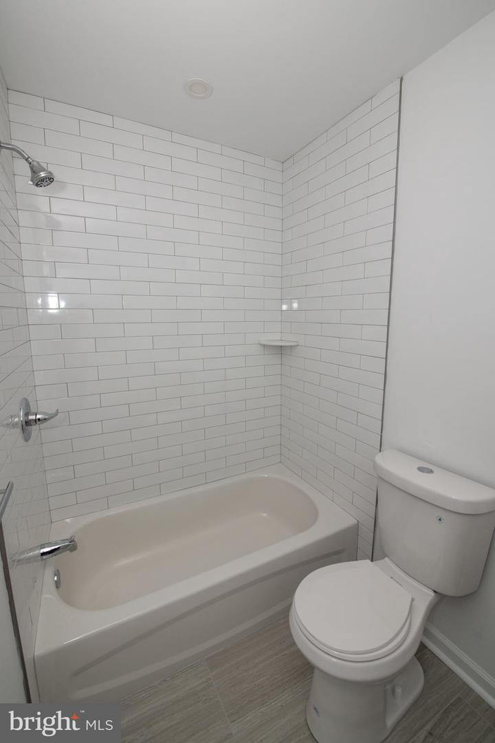 4205 W Girard Ave Property Photo 9