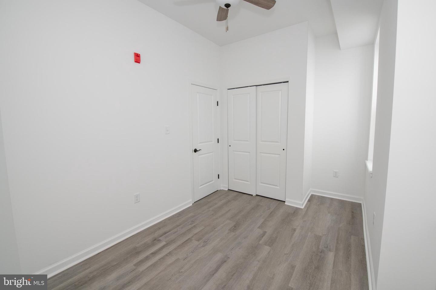 4205 W Girard Ave Property Photo 12
