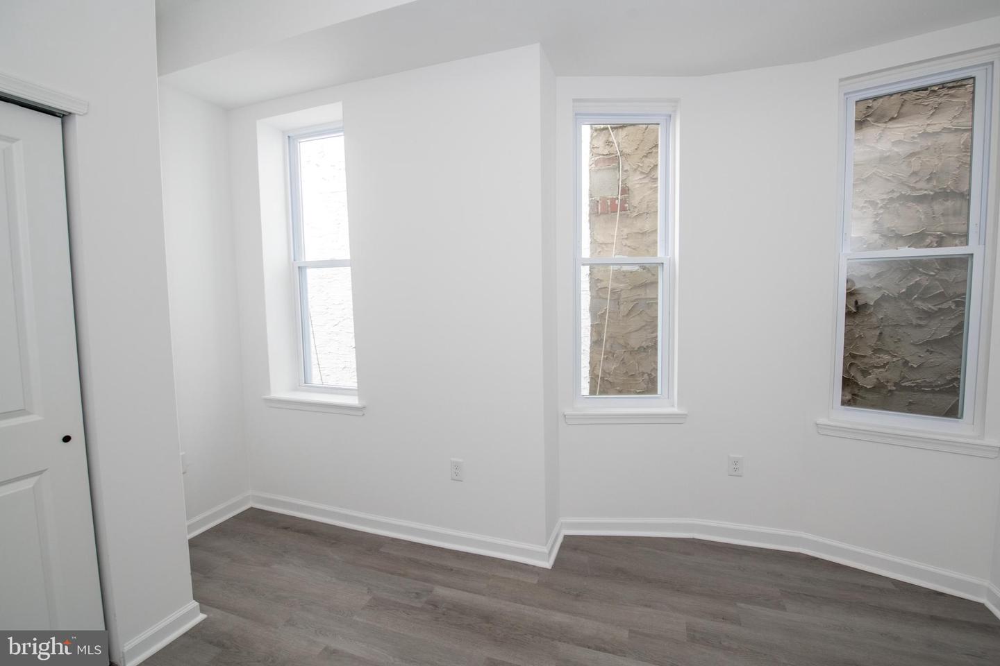 4205 W Girard Ave Property Photo 13